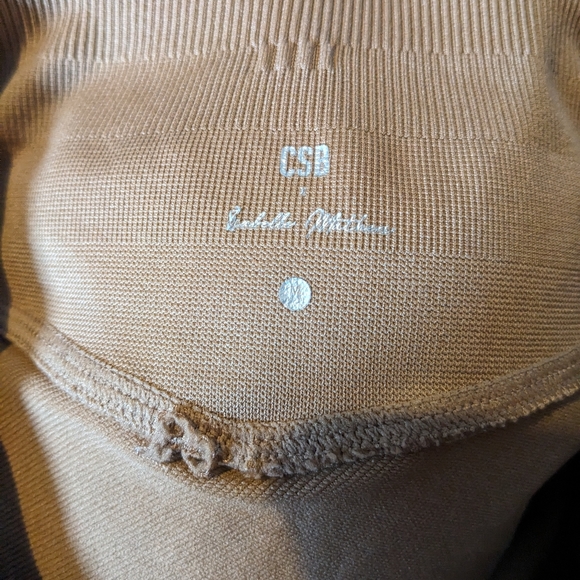 Seamless Crop Shop Boutique short - Picture 2 of 3